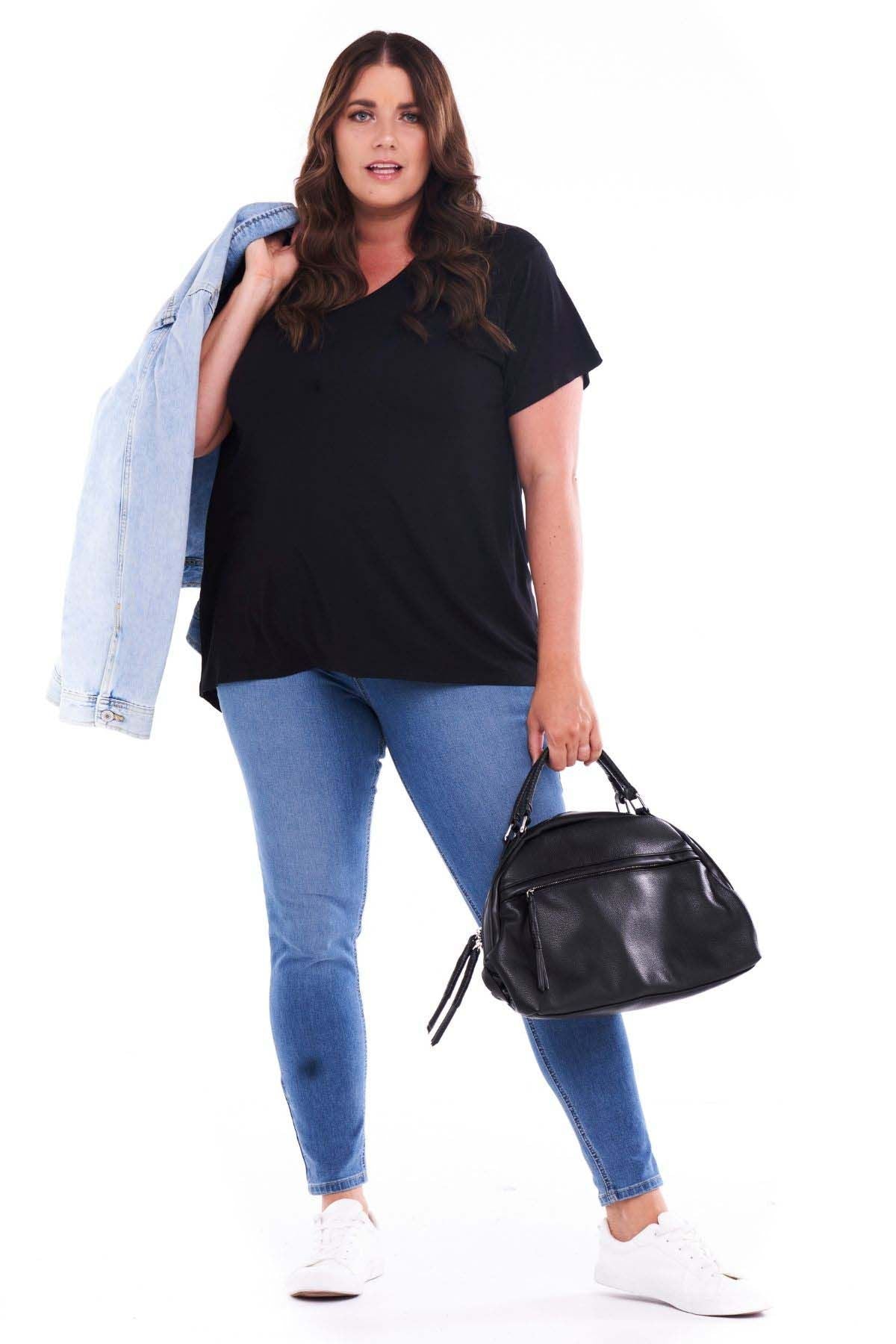 Betty Basics Ava Tee in Black - Hey Sara