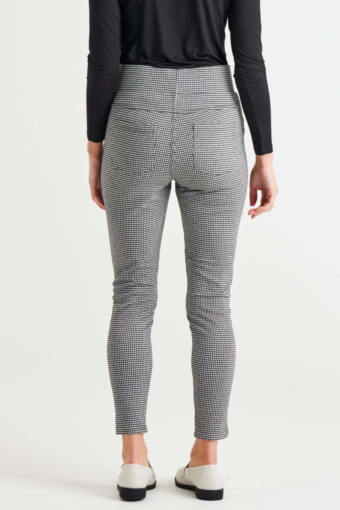 Betty Basics Houndstooth Ponte Legging in Black Houndstooth - Hey Sara
