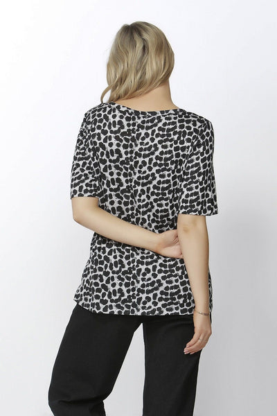 Betty Basics Messina V-Neck Tee in Leopard Print - Hey Sara